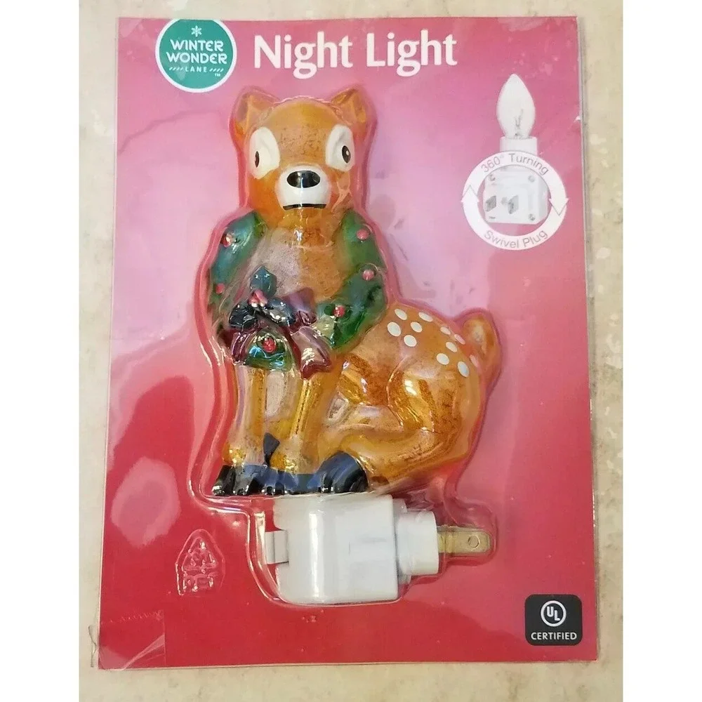 WinterWonderLane Reindeer Night Light w/ Light Bulb‎ Xmas Wreath NEW